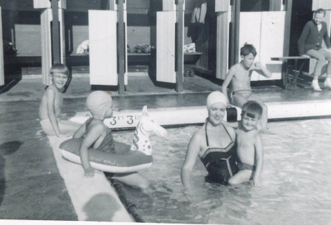 tiverton swimming pool